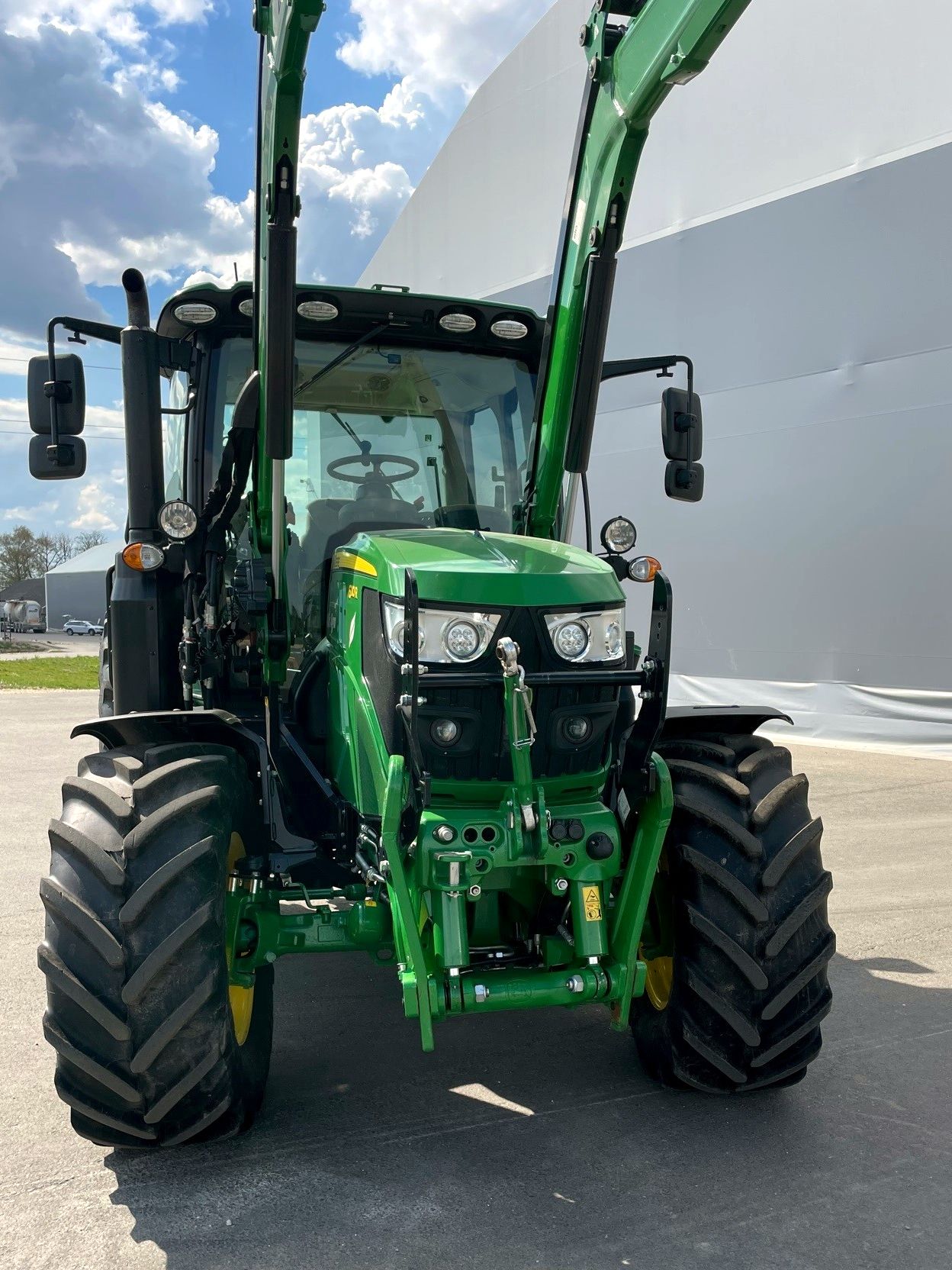 Rendi_traktor_JD6110R_65.jpg